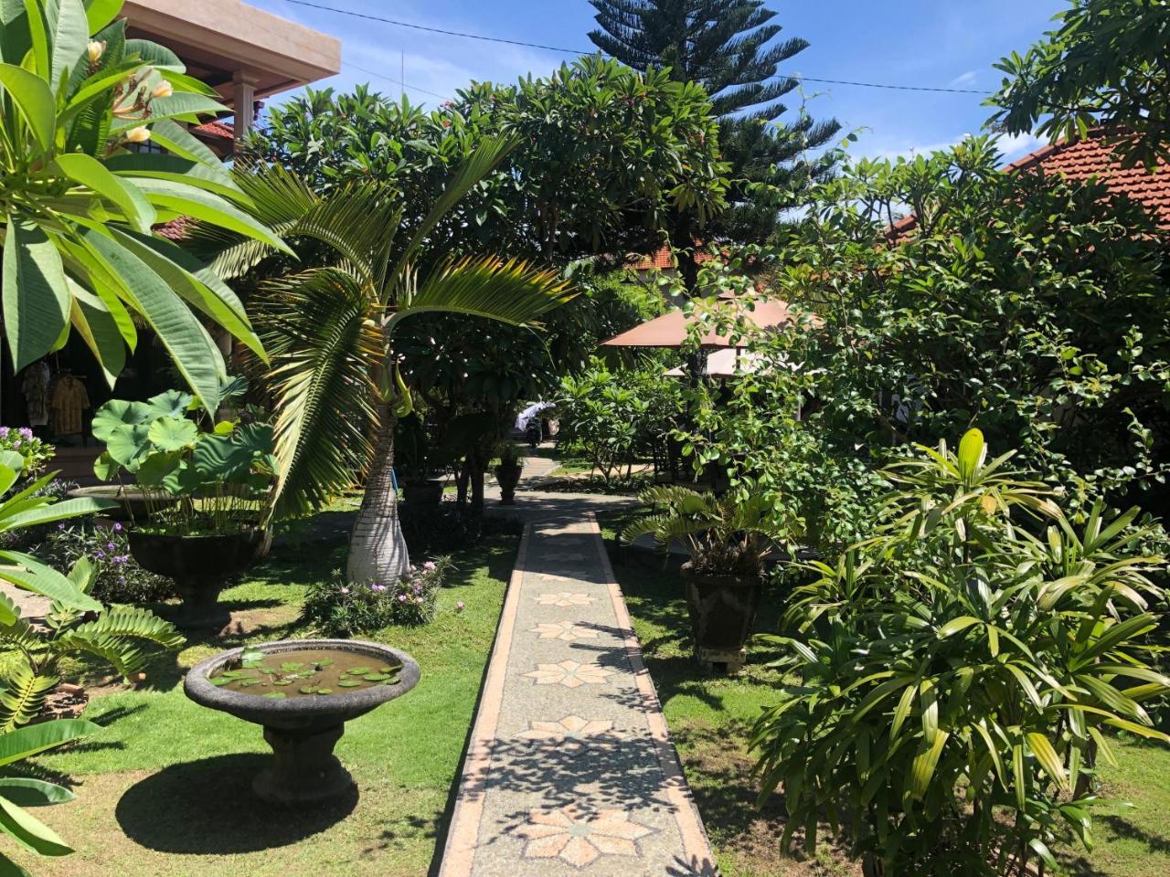 Hotel D'Kubu Legian Exterior foto
